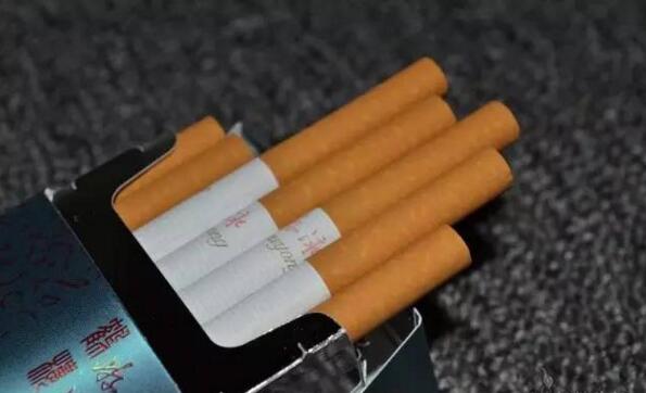 黃鶴樓游泳回歸，爺爺輩最喜愛的香煙品牌