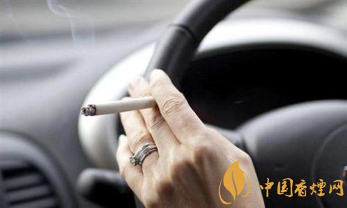 車內(nèi)抽煙更易致癌，車內(nèi)二手煙讓車受傷